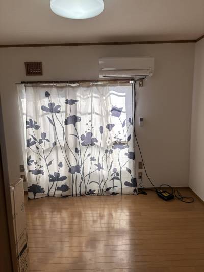 勉強や仕事の空間です。結構集中できます。