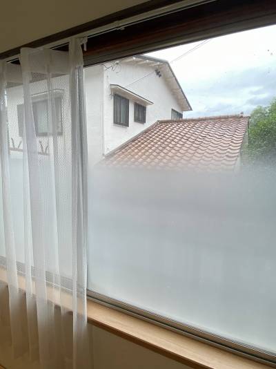 南側の窓から明るい採光が入り明るいお部屋です。