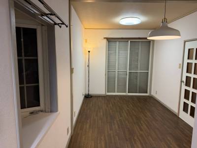 一階リビングです。角部屋なので採光、通風抜群です！