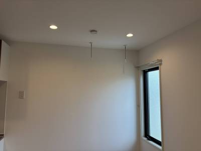 洗濯物干し用の吊り具を設置してます♪