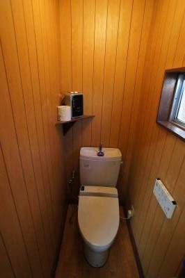 木のぬくもりのあるトイレ