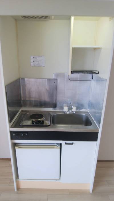 ミニキッチンは冷蔵庫付き