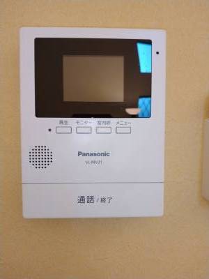 モニター付インターホンで安心です