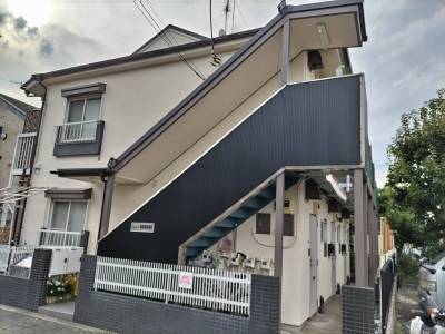 正面やや北側から
