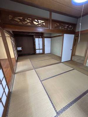 ひろびろ二間続き