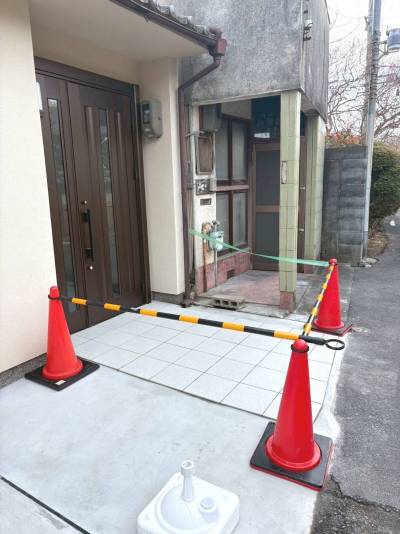 正面の画像がまだとれていません。手前は軽自動車駐車スペース
