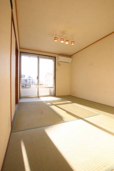 和室は柔らかく、断熱効果もあります。