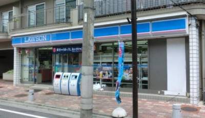 コンビニまで徒歩4分！