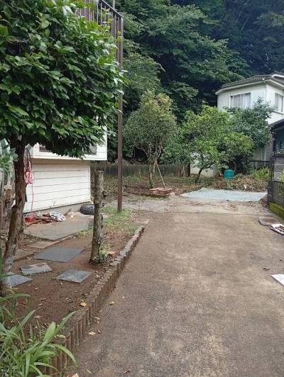 駐車場、家庭菜園
