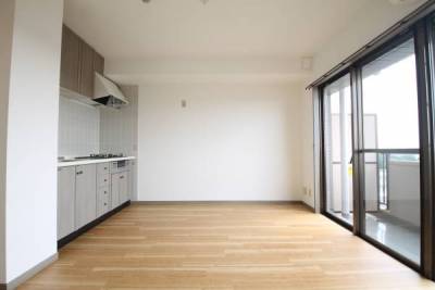 ダイニングキッチンは明るく日当たり良好。