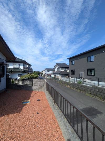 閑静な住宅街です。読書やリモートワークに◎前面道路は6m
