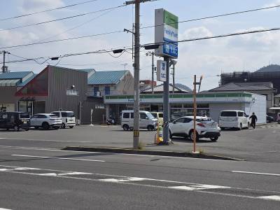 ファミリーマート高松西町店
（コンビニ）