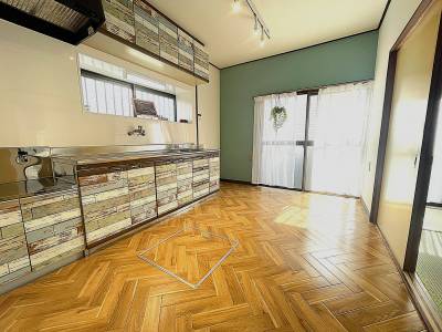 ダイニングキッチン
おしゃれなライティングレール付き