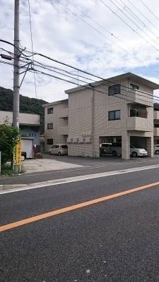 マンション右正面