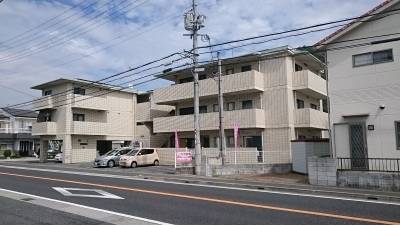 マンション左正面