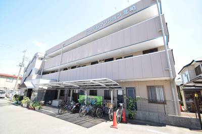 広い無料駐輪場、バイクも駐車出来ます