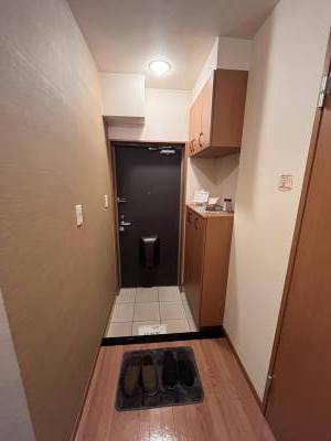 玄関ライトはセンサー付きとなっています