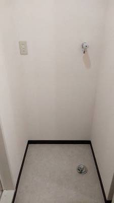 ワンタッチ水栓、室内洗濯機置場□