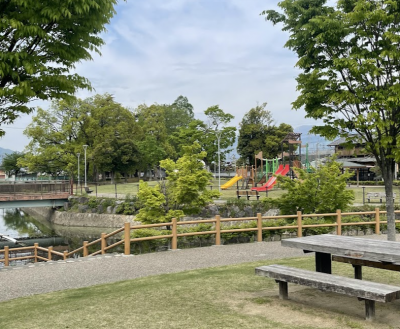 玉池公園徒歩3分、自然豊かな散歩コースあります！