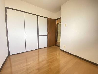 4.5帖洋室。仕事部屋にも便利です
