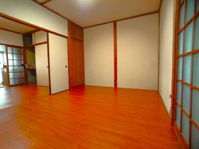 和室&rarr;洋室風にリフォーム済みです