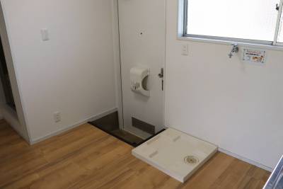 室内に洗濯機置き場あります