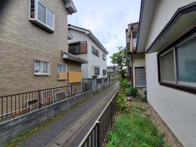 南側道路側の庭です。（花壇、家庭菜園も可能）