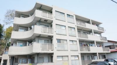 鉄筋コンクリートRC造防音性が高く音の心配が少ない建物です。