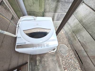 ベランダ&amp;洗濯機置き場は目隠しあります