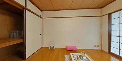 明るい２DKの部屋。日差しがまぶしい！