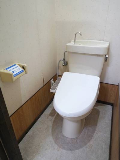 トイレは、温水洗浄便座付きです。