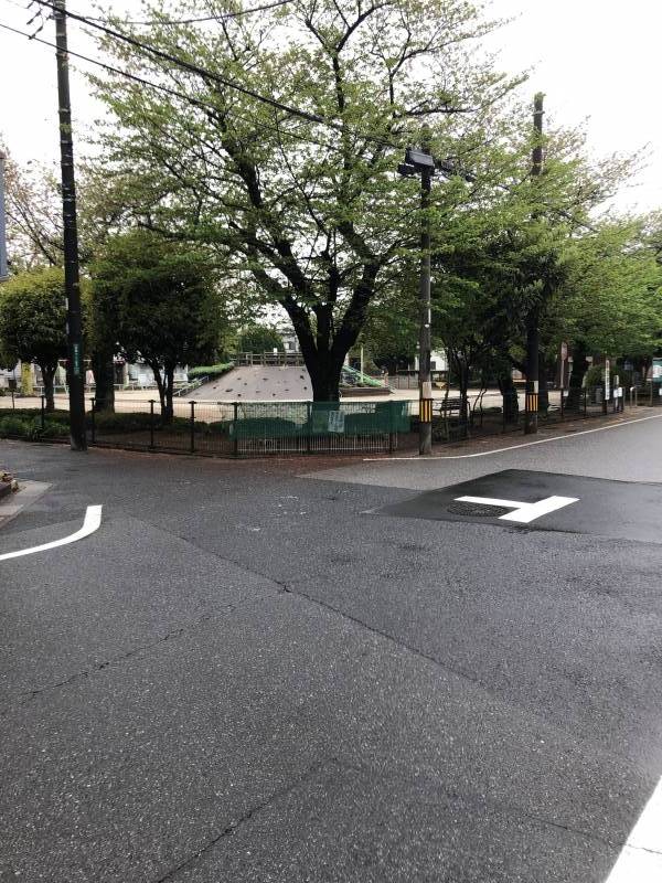 公園まで、徒歩約30秒です