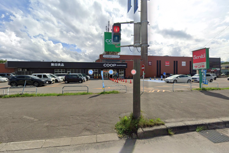 徒歩圏内でお買い物には困らないほど施設が充実！