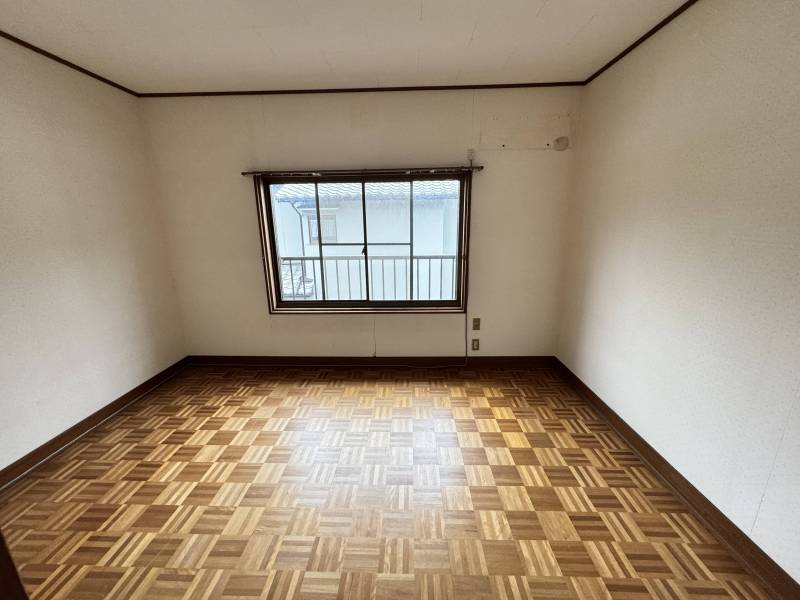 ２Ｆ洋室（２つめ）。