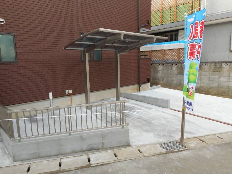 屋根付き駐輪場あります