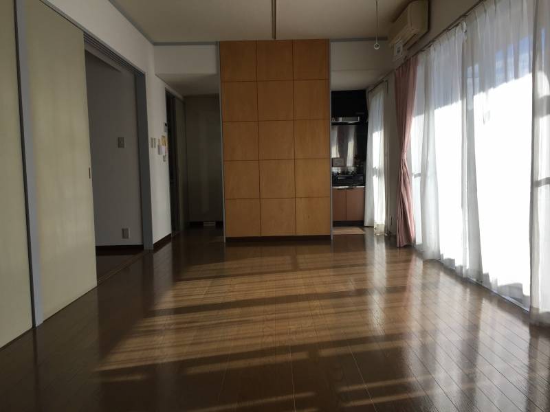 広々リビング〜天井に干すクリーン新設済み！南向き１２帖☆彡