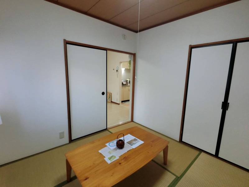 和室に押入収納ありです！！