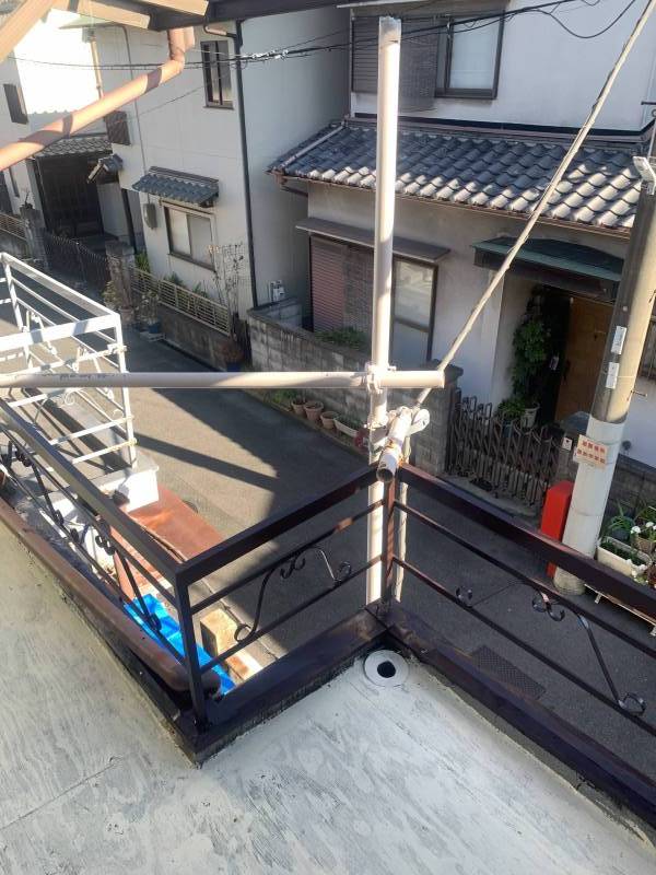 ベランダです
柵や床は塗装済みでキレイです♪