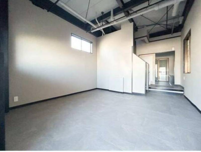 新町ビル1階内観