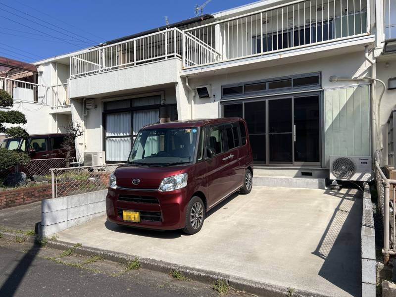 余裕の２台駐車可！バイク等の駐輪も可能です♪