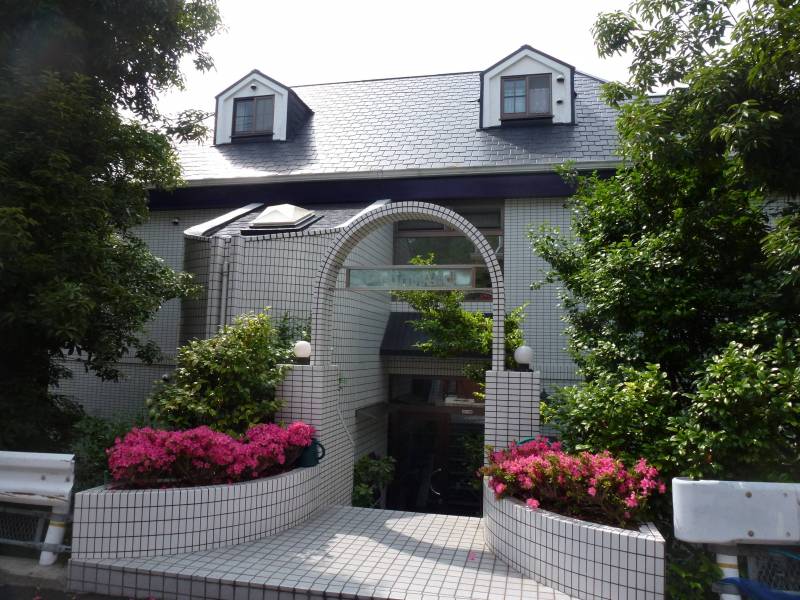 【森の中に佇むメーデルハウス】