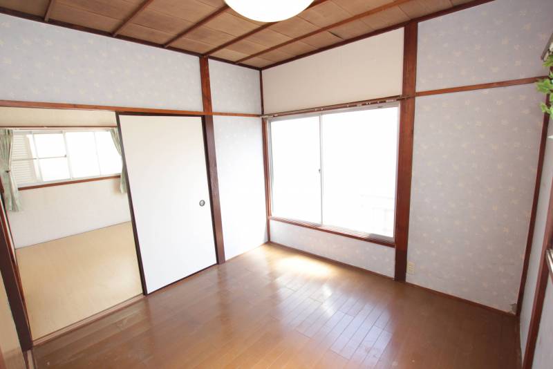 襖で仕切れば、二間になります。子供部屋、テレワークに便利♪