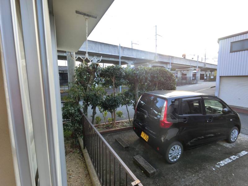 ちょっと狭いのですが、ベランダです！！