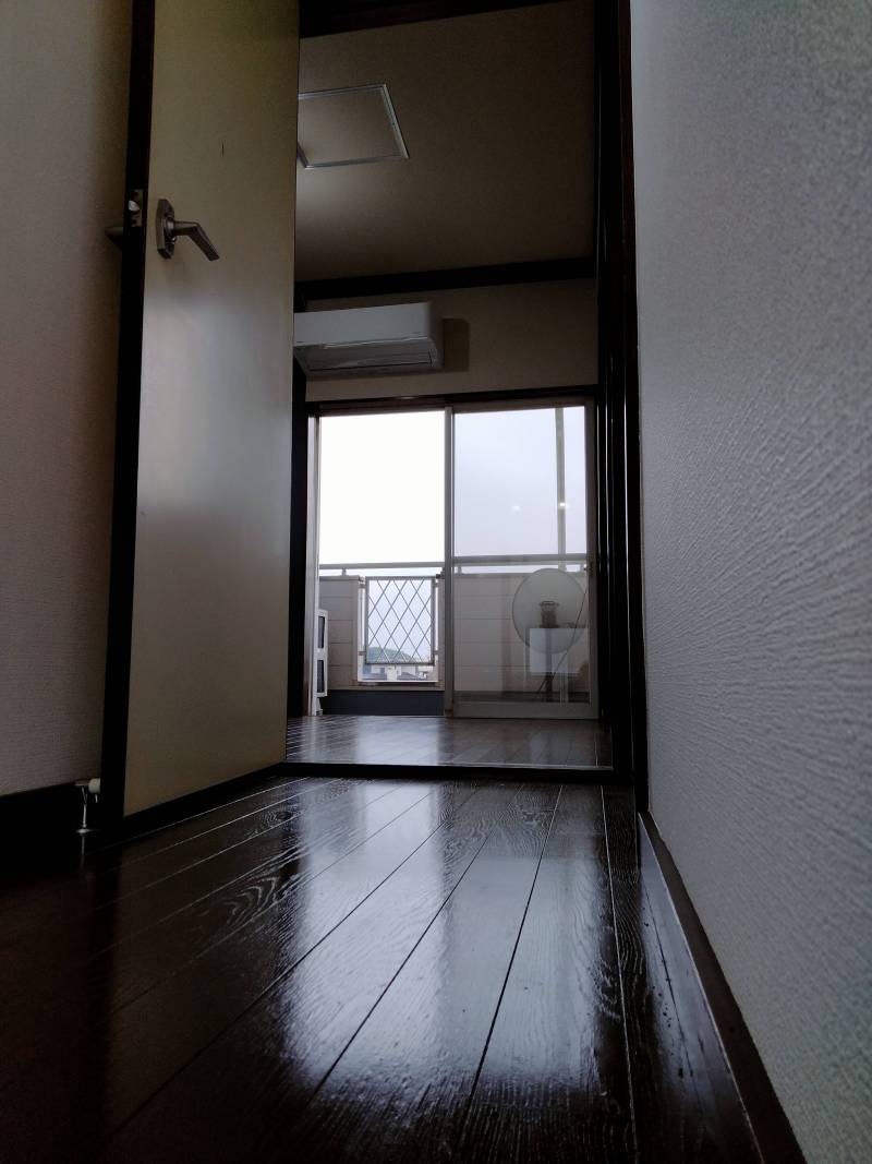 ２階はベランダあり
★廊下先の４畳半はエアコン新設！★
