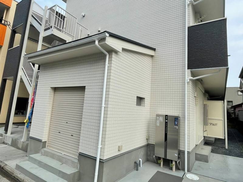 シャッター付きゴミステーション。