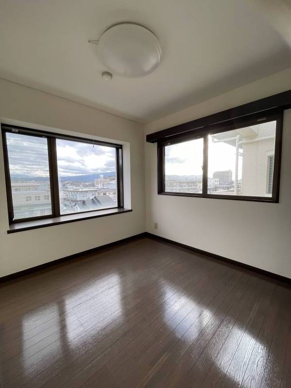 2面窓、眺め良く、夕陽や海が見えます