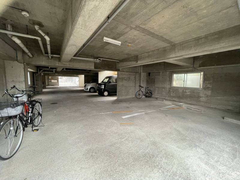 一階ビルドインガレージ