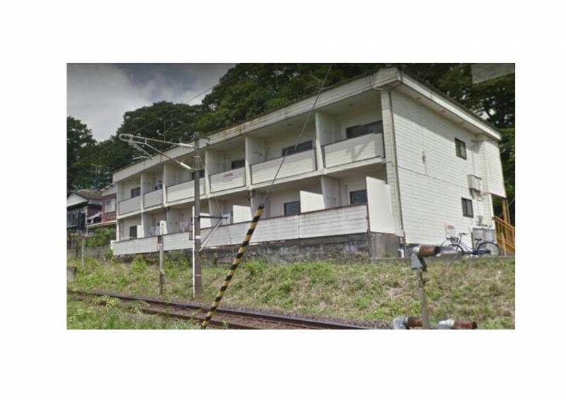 南側は線路なので開放的です