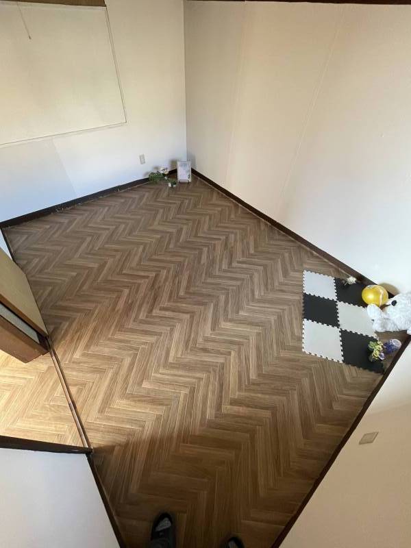 4.5畳ほどの洋室です。