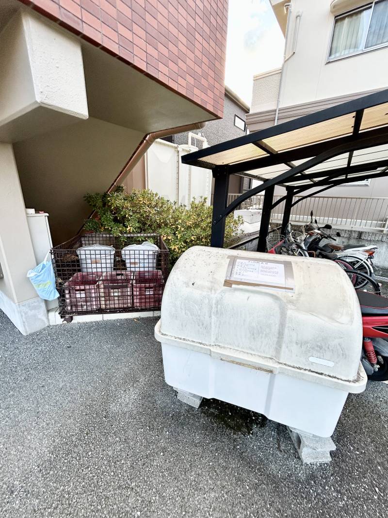 便利な地基地内ゴミ置き場♪